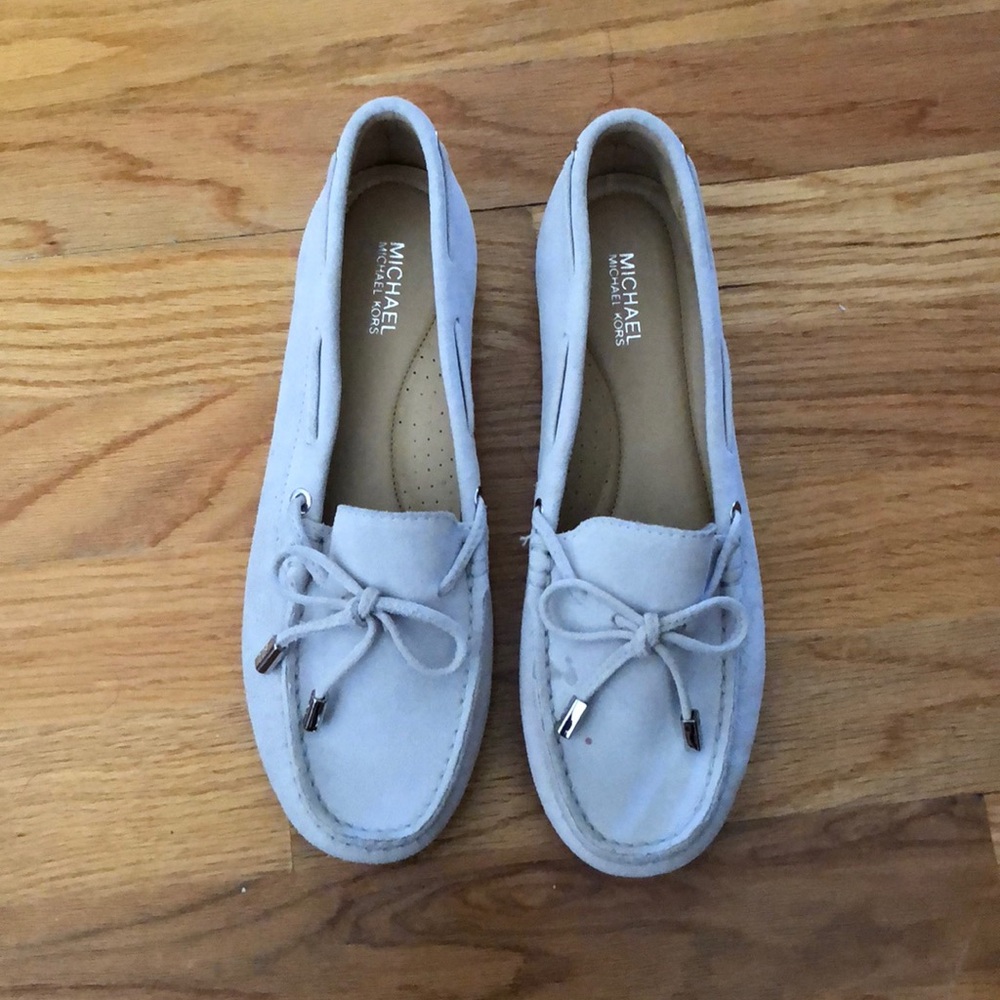 Brand new Michael Kors Beige Suede Moccasins 6W